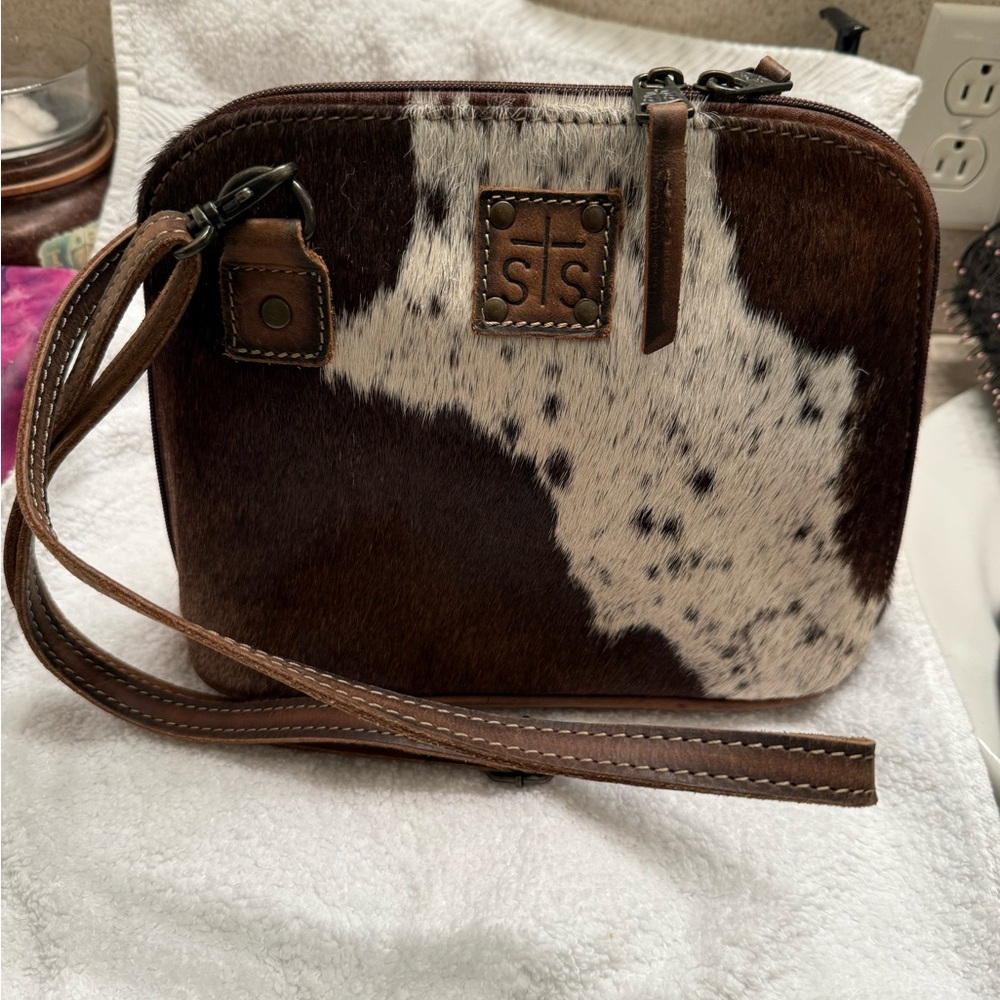 STS Ranchwear Cowhide crossbody